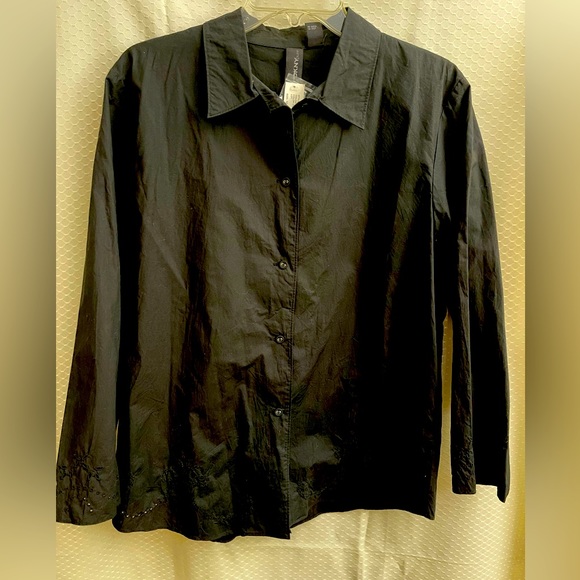 Dkny Tops - SOLD-NOT AVAILABLE 🔴 DKNYpure top with eyelets and embroidery. Fun buttons